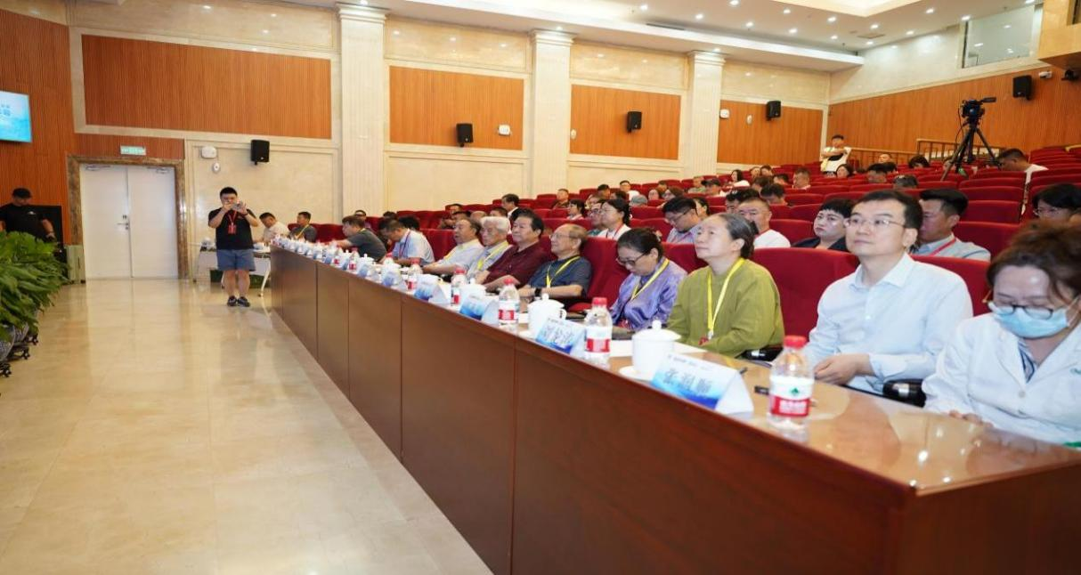中国民族医药学会民间医药分会  2025 年学术年会在北京成功召开